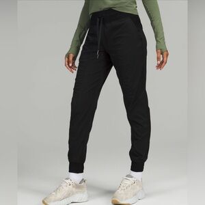Lululemon Dance Studio midrise jogger. Size 4